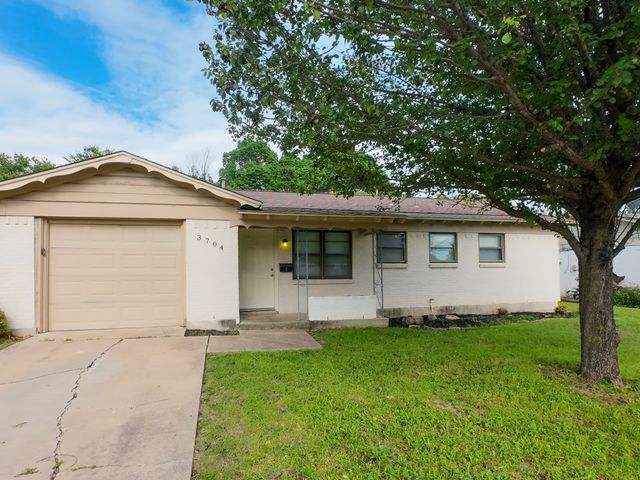 3704 Eastridge Drive, Haltom City, TX 76117