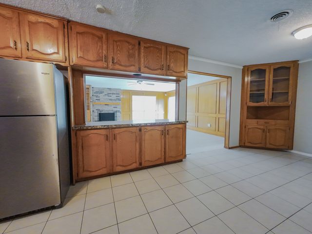 3704 Eastridge Drive, Haltom City, TX 76117