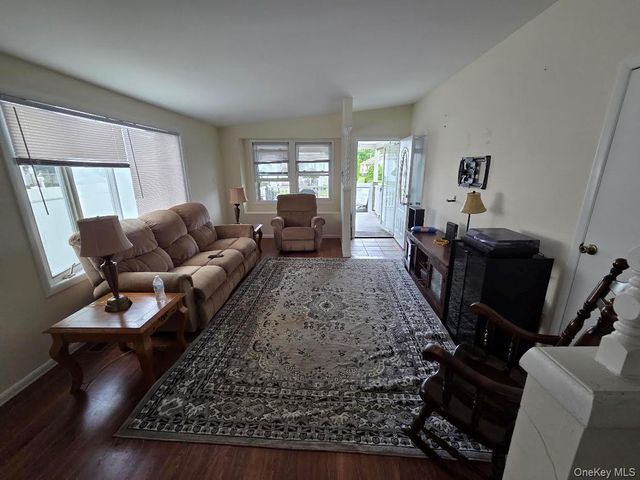 69 Dogwood Lane, Manorville, NY 11949