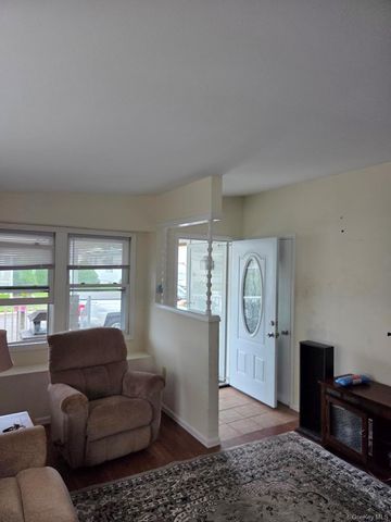 69 Dogwood Lane, Manorville, NY 11949
