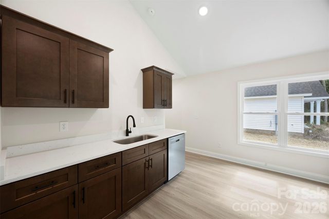 204 Knollwood Circle, Albemarle, NC 28001