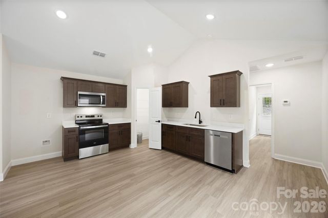 204 Knollwood Circle, Albemarle, NC 28001
