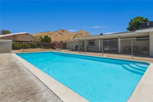 16230 Saint Timothy Road, Apple Valley, CA 92307