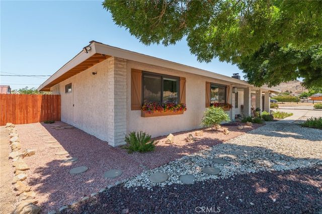 16230 Saint Timothy Road, Apple Valley, CA 92307