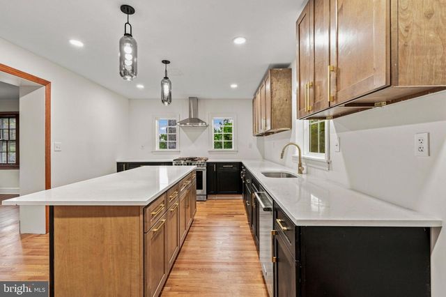 1006 26TH ST S, Arlington, VA 22202