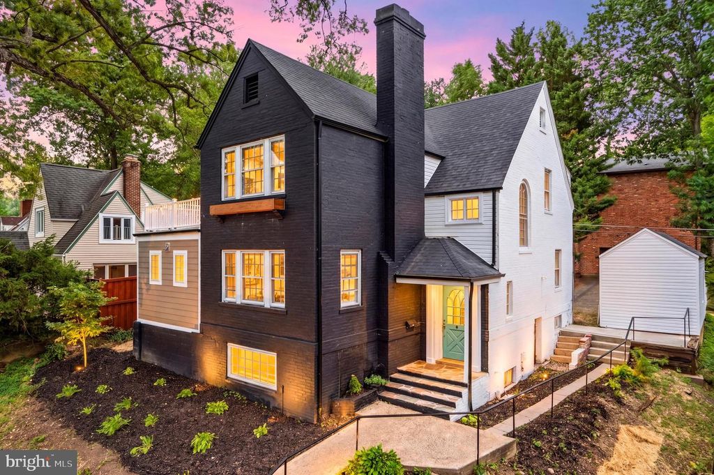 1006 26TH ST S, Arlington, VA 22202