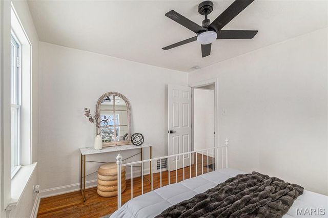 24 Lamar Drive, St Louis, MO 63136