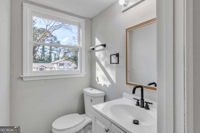 5618 Fern Creek Drive SW, Lilburn, GA 30047