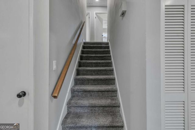 5618 Fern Creek Drive SW, Lilburn, GA 30047