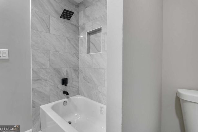 5618 Fern Creek Drive SW, Lilburn, GA 30047