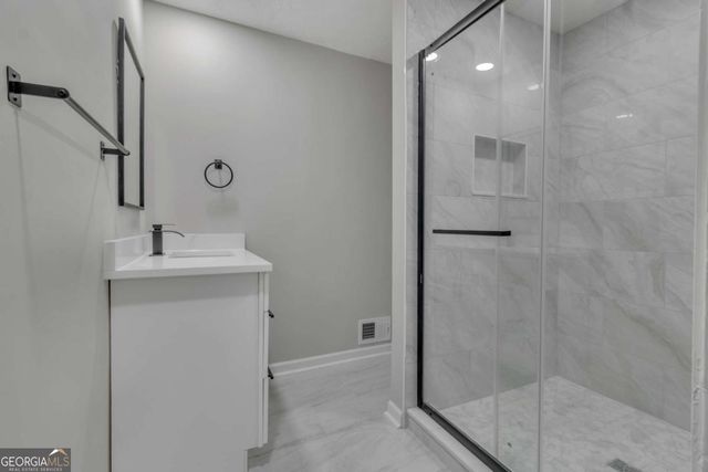 5618 Fern Creek Drive SW, Lilburn, GA 30047