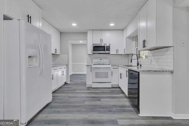 5618 Fern Creek Drive SW, Lilburn, GA 30047