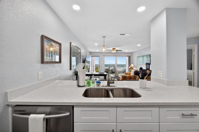 7600 Seawall Boulevard 209, Galveston, TX 77551