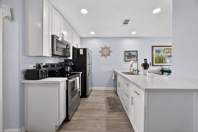 7600 Seawall Boulevard 209, Galveston, TX 77551