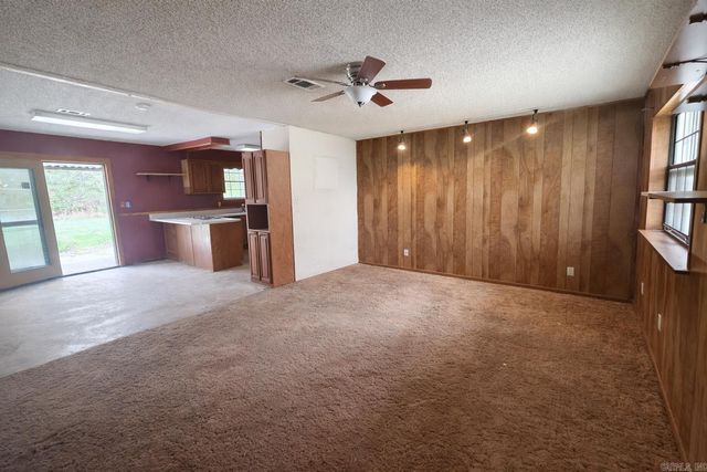 17 Anthony Lane, Conway, AR 72032