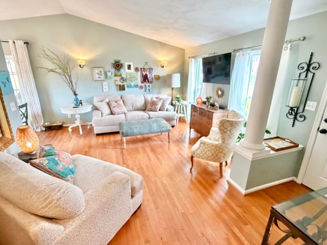 6219 Ashmont DR, Roanoke, VA 24018