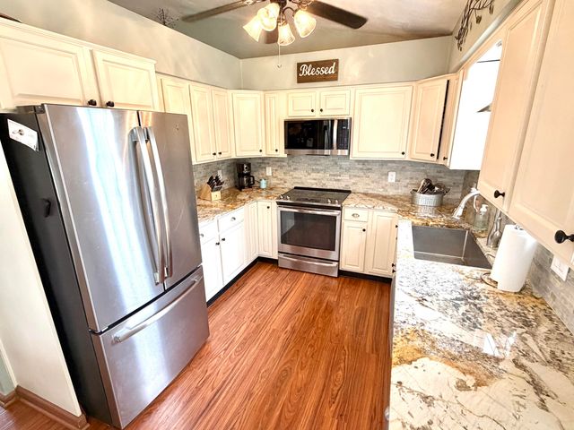 6219 Ashmont DR, Roanoke, VA 24018