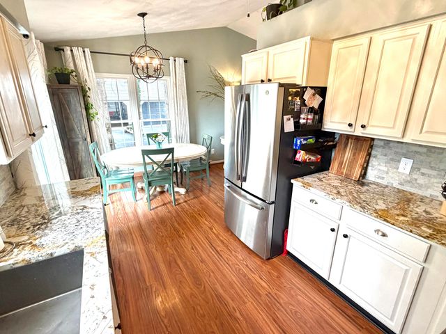 6219 Ashmont DR, Roanoke, VA 24018