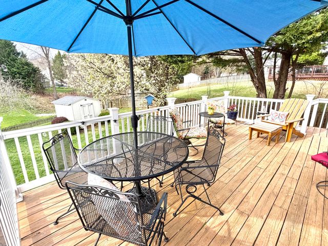 6219 Ashmont DR, Roanoke, VA 24018