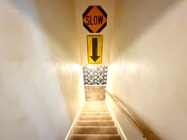 6219 Ashmont DR, Roanoke, VA 24018