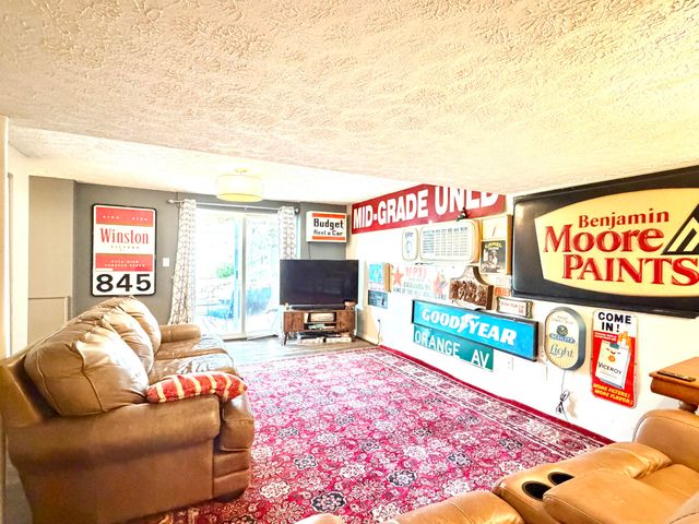 6219 Ashmont DR, Roanoke, VA 24018