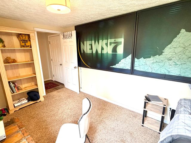 6219 Ashmont DR, Roanoke, VA 24018