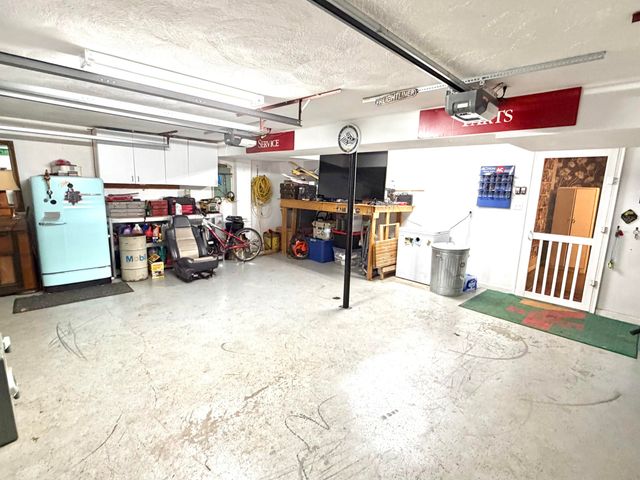 6219 Ashmont DR, Roanoke, VA 24018