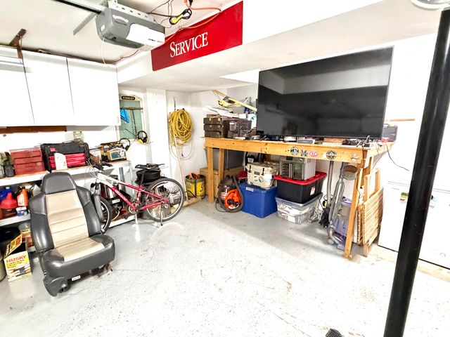 6219 Ashmont DR, Roanoke, VA 24018