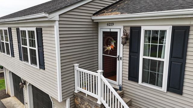 6219 Ashmont DR, Roanoke, VA 24018