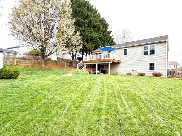 6219 Ashmont DR, Roanoke, VA 24018