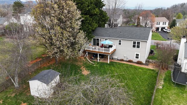 6219 Ashmont DR, Roanoke, VA 24018