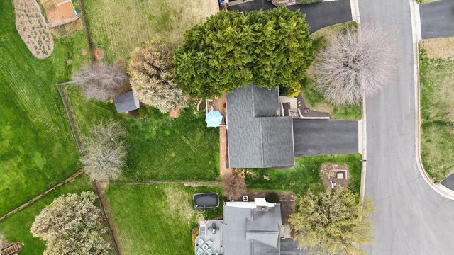 6219 Ashmont DR, Roanoke, VA 24018