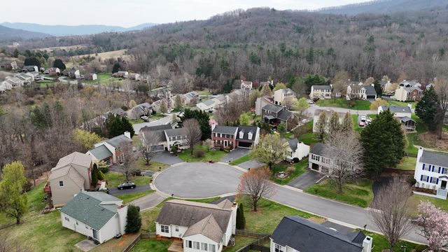 6219 Ashmont DR, Roanoke, VA 24018