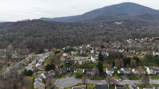 6219 Ashmont DR, Roanoke, VA 24018