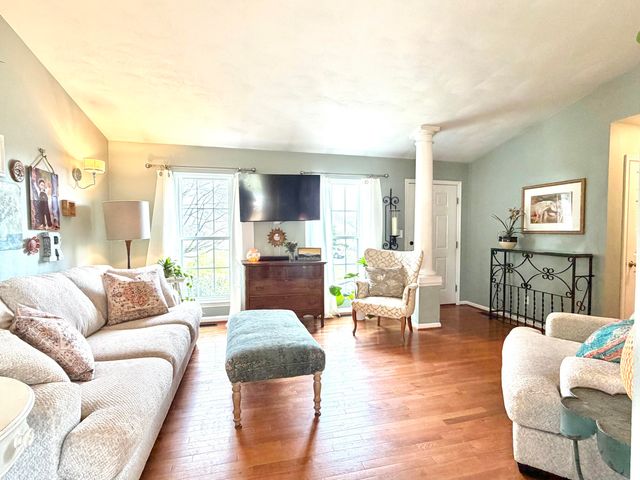 6219 Ashmont DR, Roanoke, VA 24018