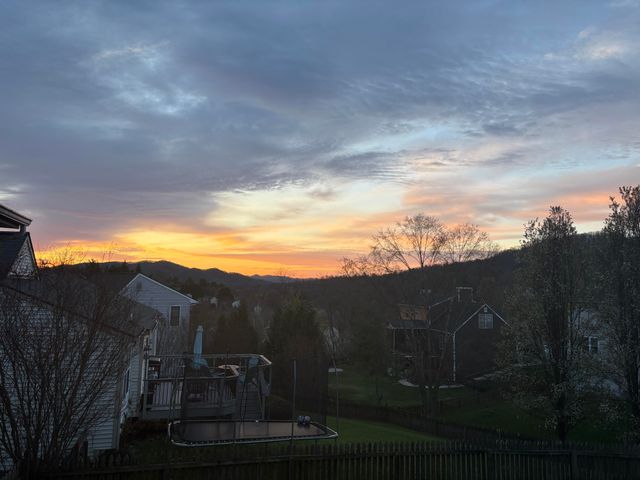 6219 Ashmont DR, Roanoke, VA 24018