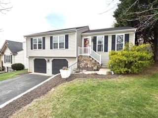 6219 Ashmont DR, Roanoke, VA 24018