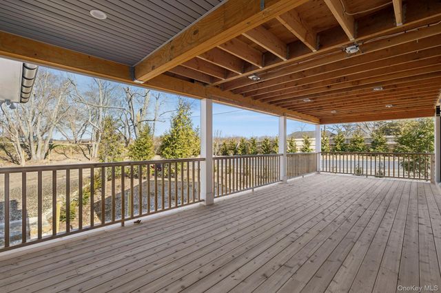 178 Main Road, Riverhead, NY 11901