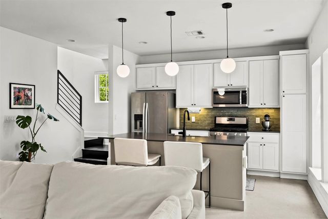 1213 Eleanor ST B, Austin, TX 78721