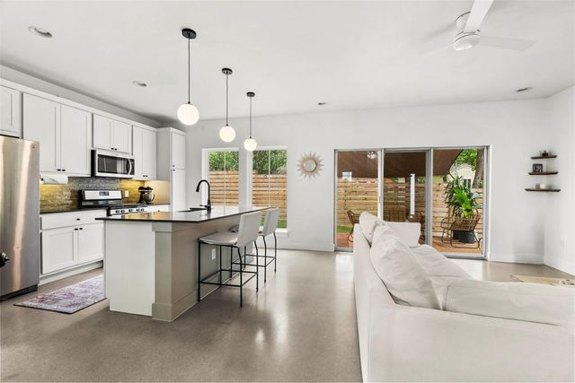 1213 Eleanor ST B, Austin, TX 78721