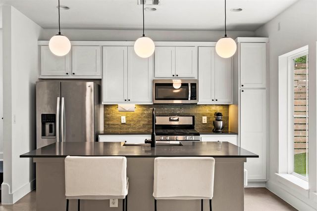 1213 Eleanor ST B, Austin, TX 78721