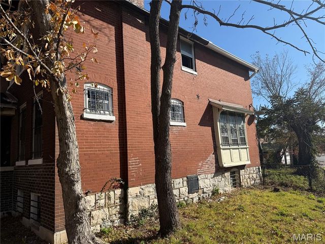 4402 Clarence Avenue, St Louis, MO 63115