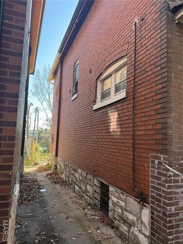 4402 Clarence Avenue, St Louis, MO 63115