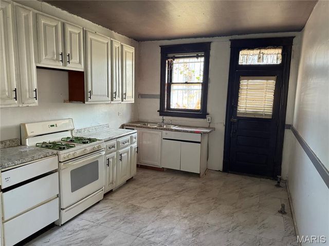 4402 Clarence Avenue, St Louis, MO 63115