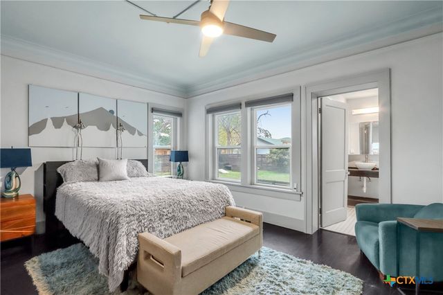 503 S Austin Street, Seguin, TX 78155