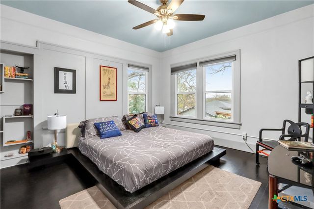 503 S Austin Street, Seguin, TX 78155