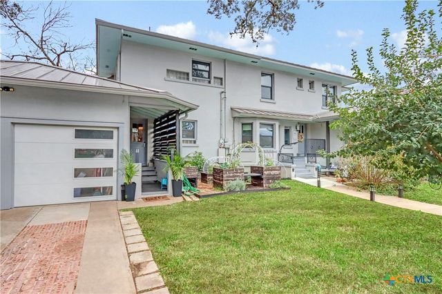 503 S Austin Street, Seguin, TX 78155