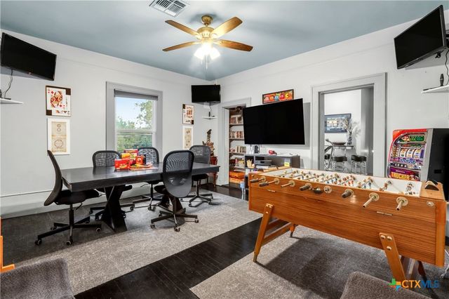 503 S Austin Street, Seguin, TX 78155