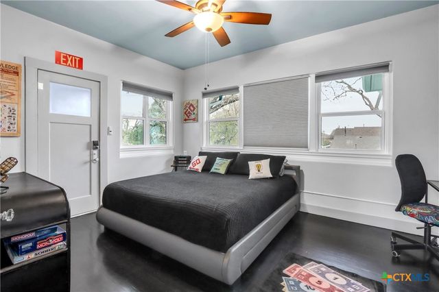 503 S Austin Street, Seguin, TX 78155