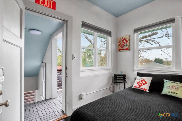 503 S Austin Street, Seguin, TX 78155